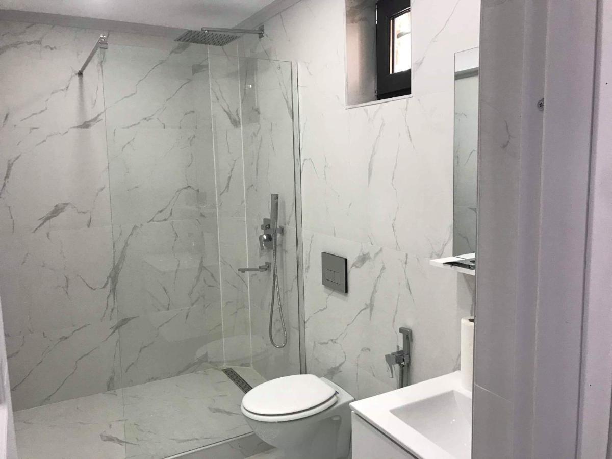 Apart Eric Apartment คาลาฟัท ภายนอก รูปภาพ