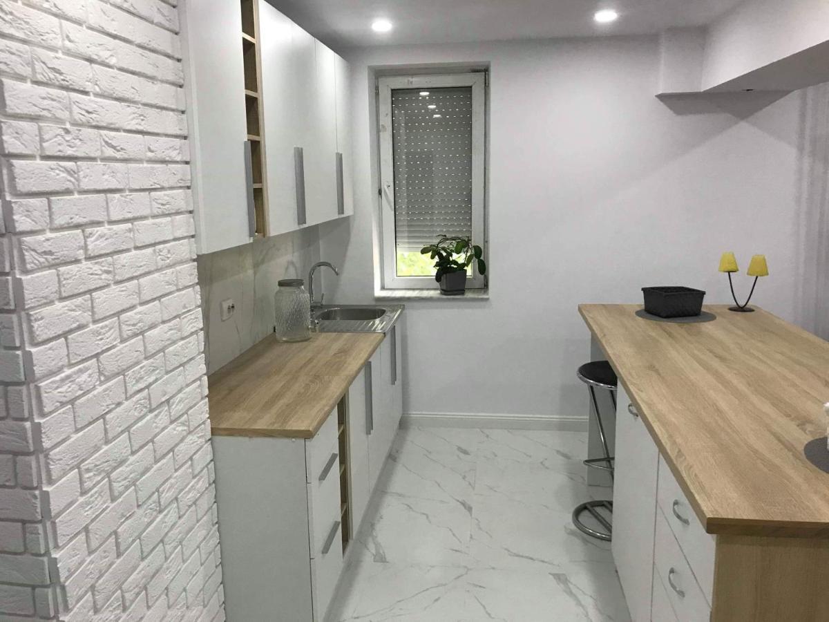 Apart Eric Apartment คาลาฟัท ภายนอก รูปภาพ