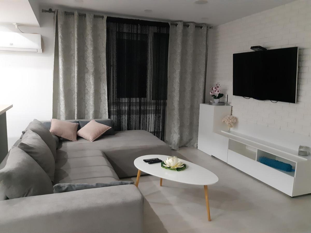 Apart Eric Apartment คาลาฟัท ภายนอก รูปภาพ